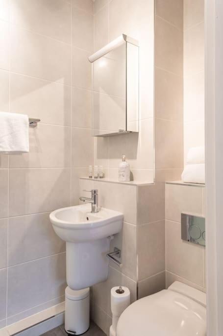 Best City Centre Luxurious Home Free Parking بلفاست المظهر الخارجي الصورة