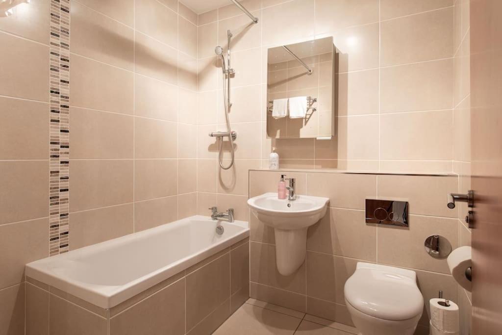 Best City Centre Luxurious Home Free Parking بلفاست المظهر الخارجي الصورة