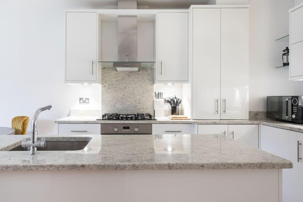 Best City Centre Luxurious Home Free Parking بلفاست المظهر الخارجي الصورة