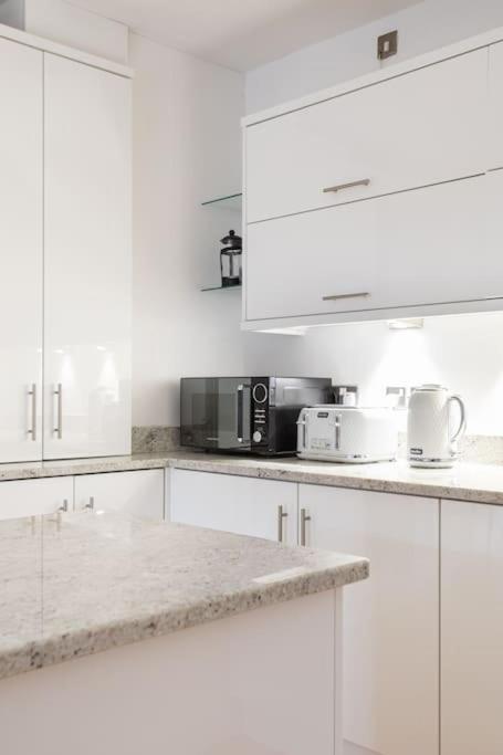 Best City Centre Luxurious Home Free Parking بلفاست المظهر الخارجي الصورة