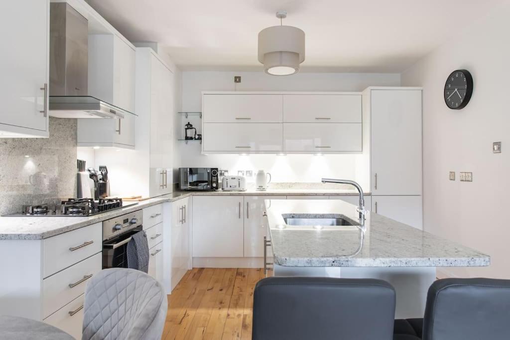 Best City Centre Luxurious Home Free Parking بلفاست المظهر الخارجي الصورة